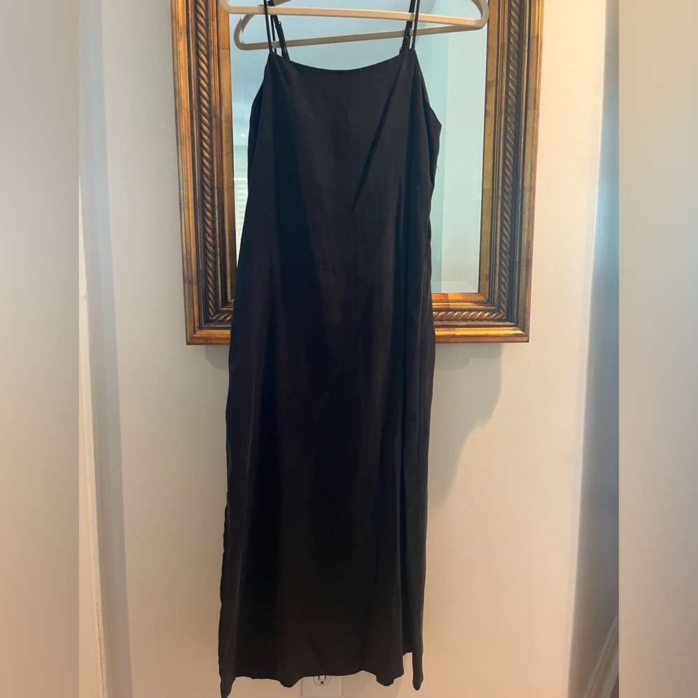 Beautiful black midi dress. Zara size small.